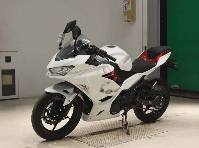 Мотоцикл Kawasaki NINJA400 с пробегом 35888 km