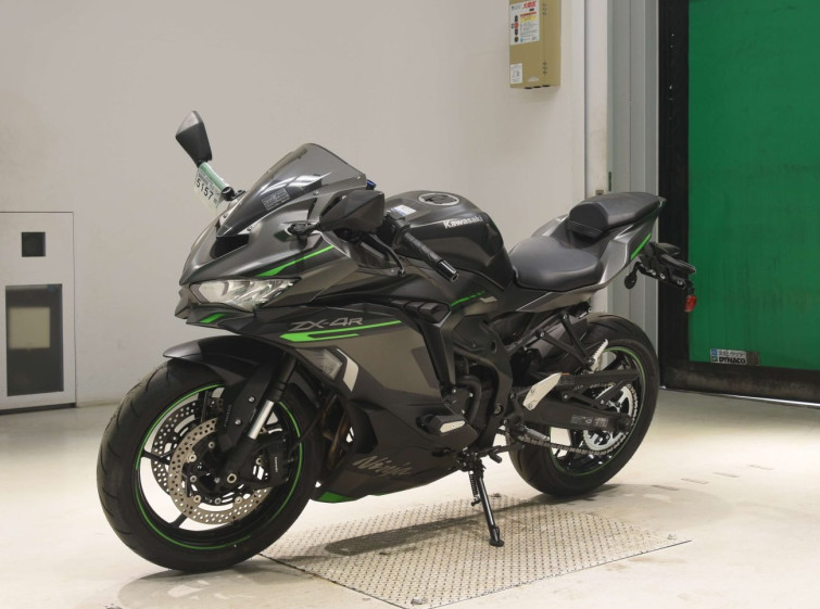 Мотоцикл Kawasaki ZX-4R SE с пробегом 10613 km
