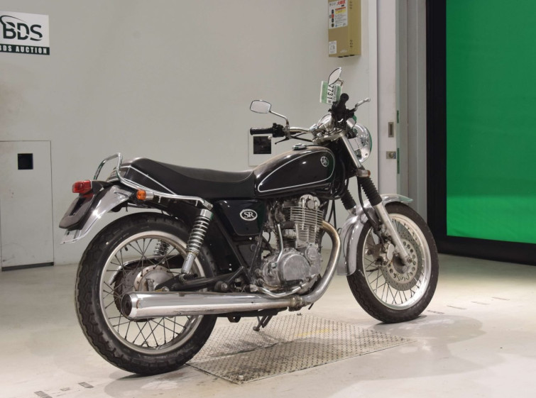 Мотоцикл Yamaha SR400 с пробегом 30580 km