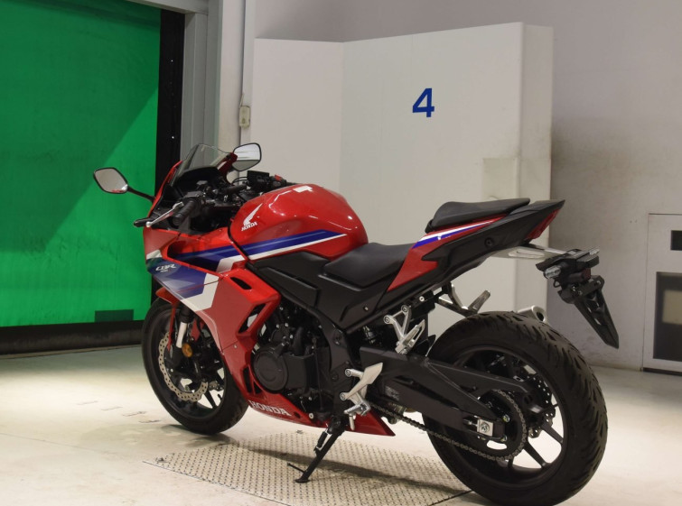 Мотоцикл Honda CBR400R-3 з пробігом 1563 km