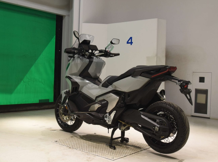 Мотоцикл Honda X-ADV750-2 з пробігом 22310 km