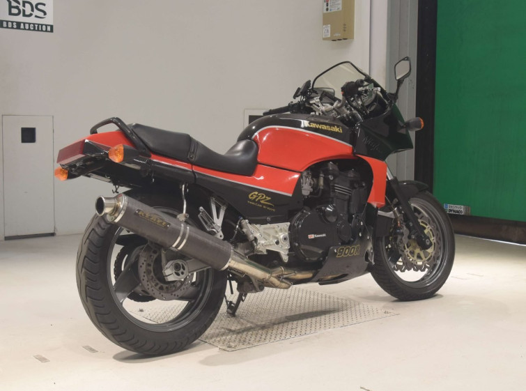 Мотоцикл Kawasaki GPZ900R