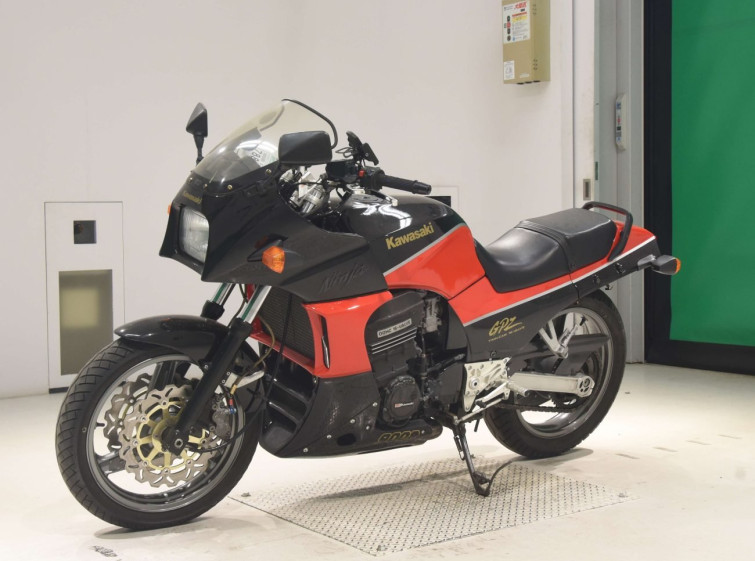 Мотоцикл Kawasaki GPZ900R