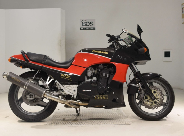 Мотоцикл Kawasaki GPZ900R