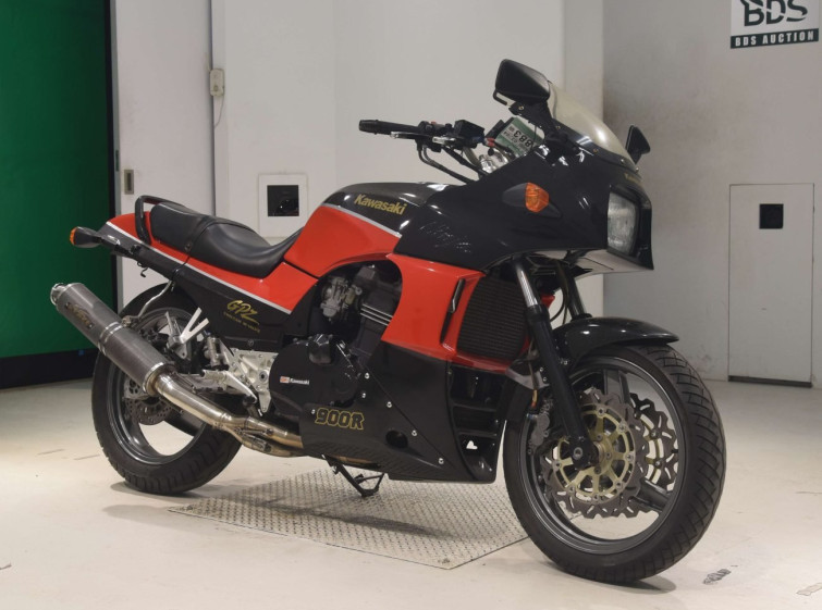 Мотоцикл Kawasaki GPZ900R