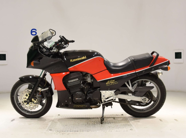 Мотоцикл Kawasaki GPZ900R