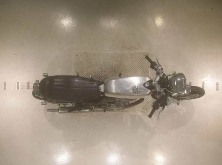 Мотоцикл Yamaha SR400 с пробегом 2562 km