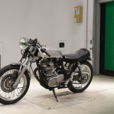 Мотоцикл Yamaha SR400 с пробегом 2562 km