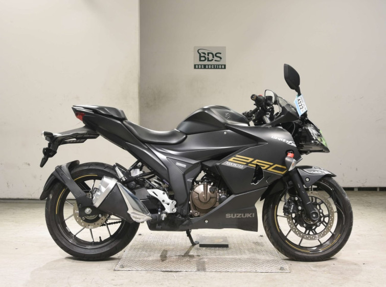 Мотоцикл Suzuki GIXXER250SF с пробегом 7101 km