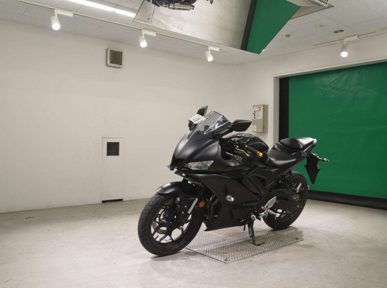 Мотоцикл Yamaha YZF-R25 з пробігом 9984 km