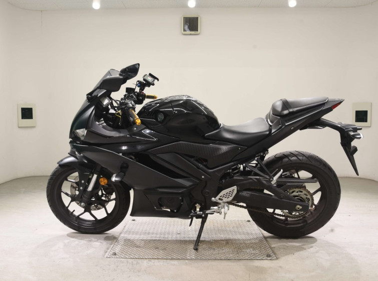 Мотоцикл Yamaha YZF-R25 з пробігом 9984 km