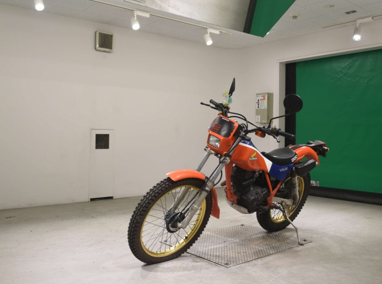 Мотоцикл Honda TLR200 с пробегом 8665 km