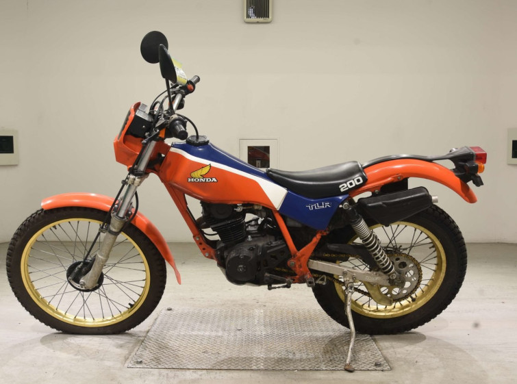 Мотоцикл Honda TLR200 с пробегом 8665 km