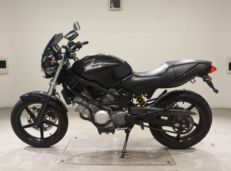 Мотоцикл Honda VTR250 с пробегом 18918 km