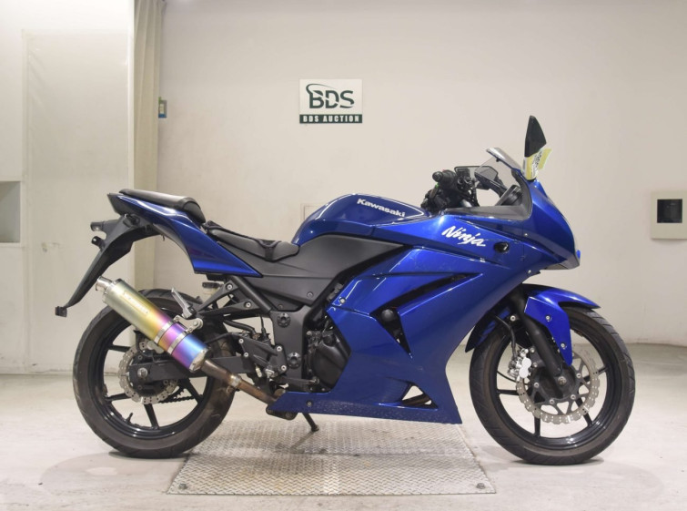 Мотоцикл Kawasaki NINJA250R с пробегом 8192 km