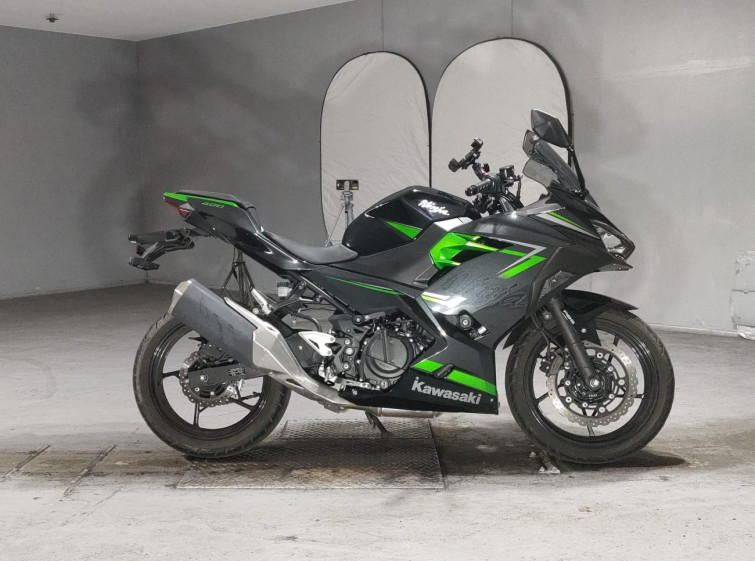 Мотоцикл Kawasaki NINJA400 с пробегом 13396 km