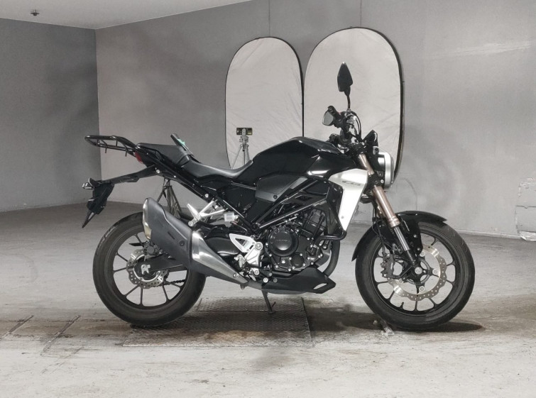 Мотоцикл Honda CB250R з пробігом 7993 km