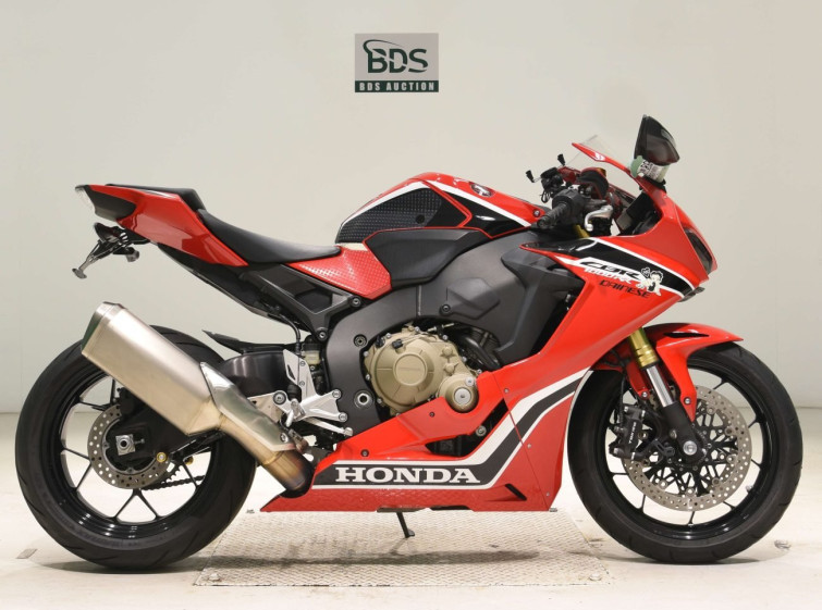 Мотоцикл Honda CBR1000RR с пробегом 15496 km