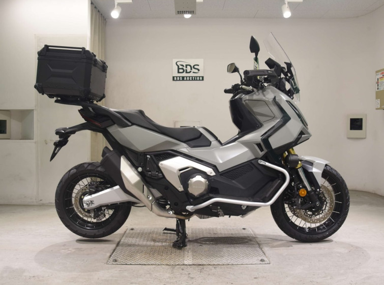 Мотоцикл Honda X-ADV750 с пробегом 330 km