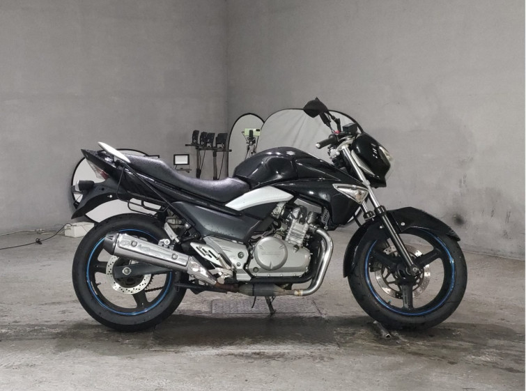 Мотоцикл Suzuki GSR250 з пробігом 26555 km