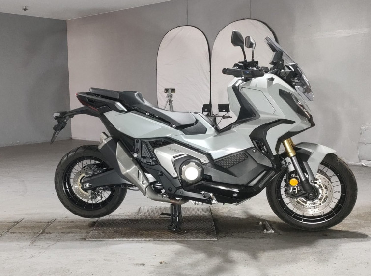 Мотоцикл Honda X-ADV750 з пробігом 13175 km