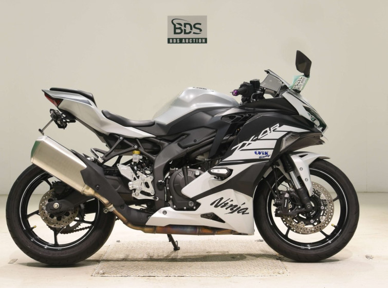 Мотоцикл Kawasaki ZX-4R SE з пробігом 18760 km