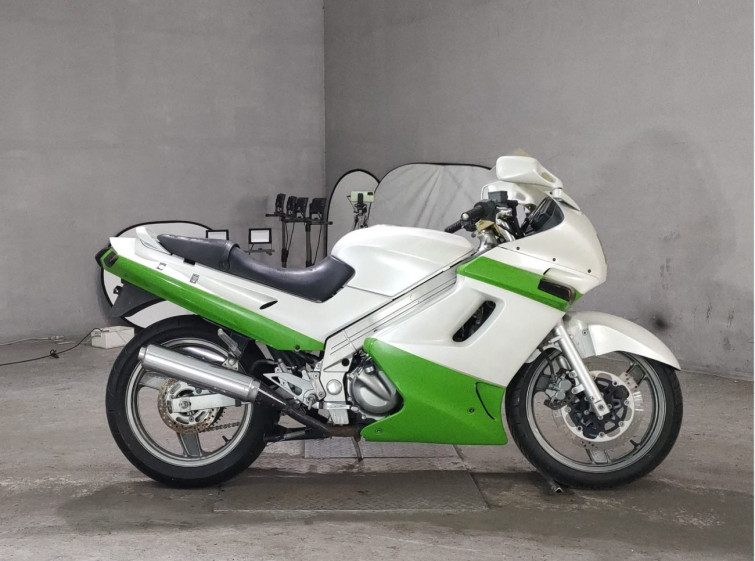 Мотоцикл Kawasaki ZZ-R250 з пробігом 13933 km