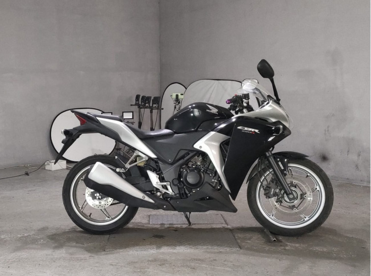 Мотоцикл Honda CBR250R