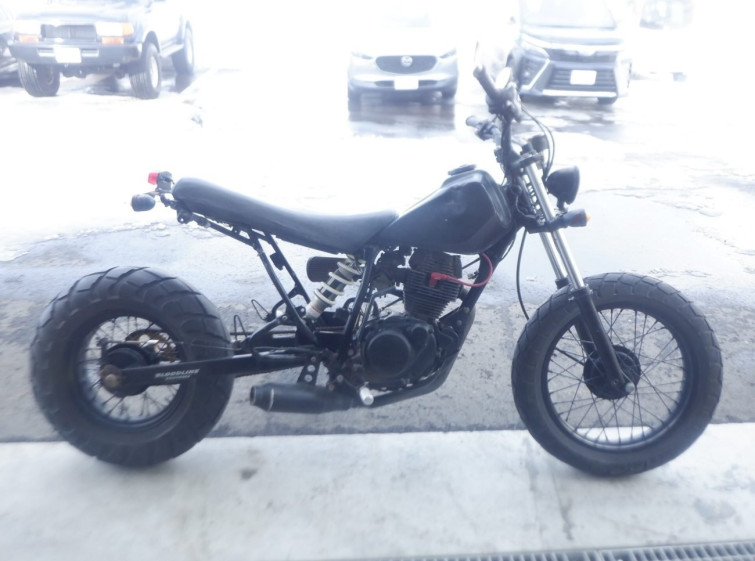 Мотоцикл Yamaha TW200 с пробегом 4270 km