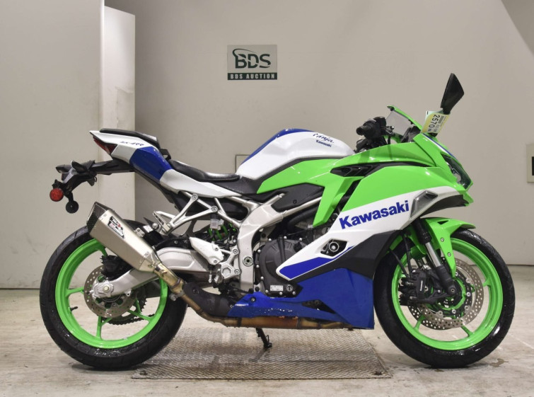 Мотоцикл Kawasaki ZX-4RR с пробегом 3926 km