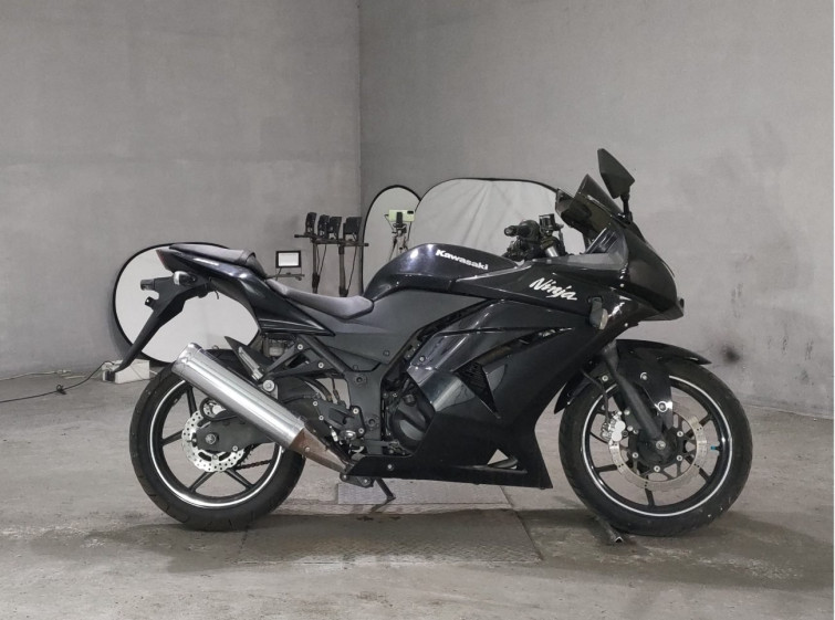 Мотоцикл Kawasaki NINJA250R з пробігом 24194 km
