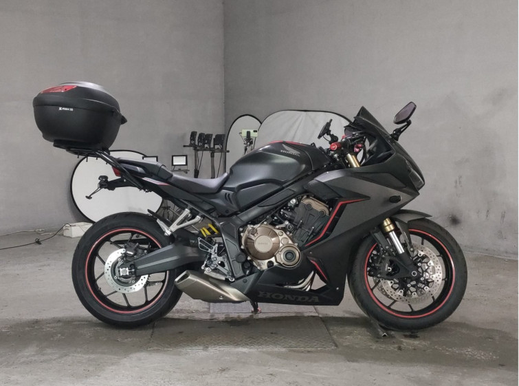 Мотоцикл Honda CBR650R с пробегом 9691 km