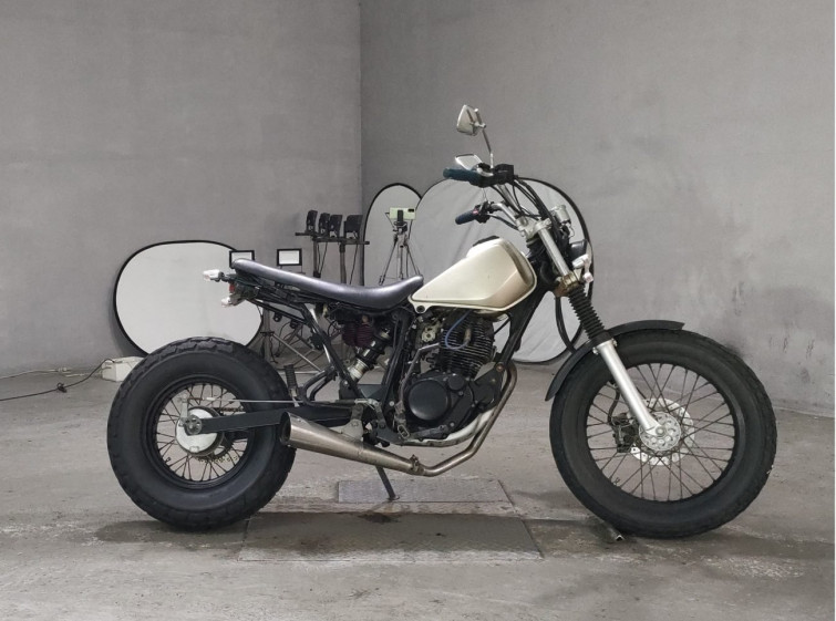 Мотоцикл Yamaha TW200 с пробегом 81 km