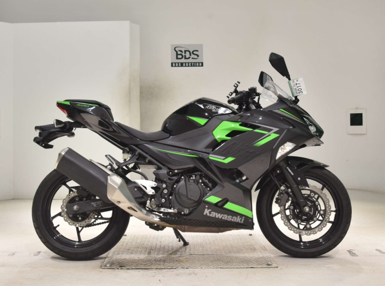 Мотоцикл Kawasaki NINJA400 с пробегом 16028 km