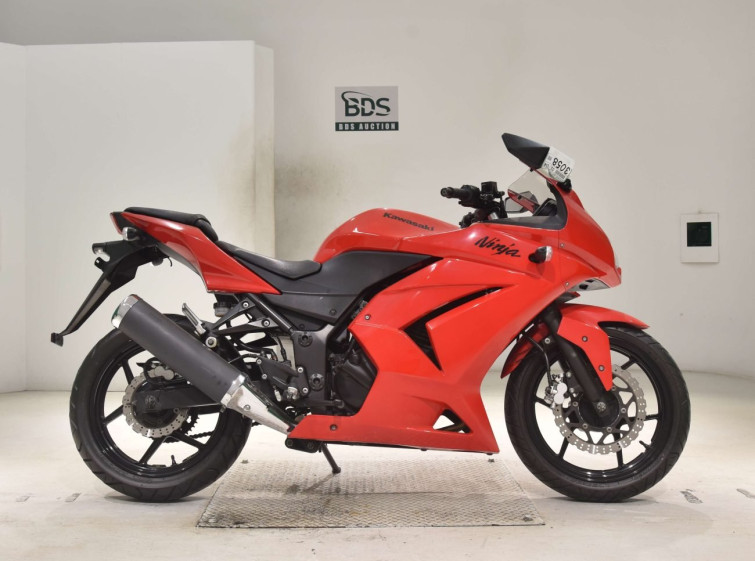 Мотоцикл Kawasaki NINJA250R з пробігом 8512 km
