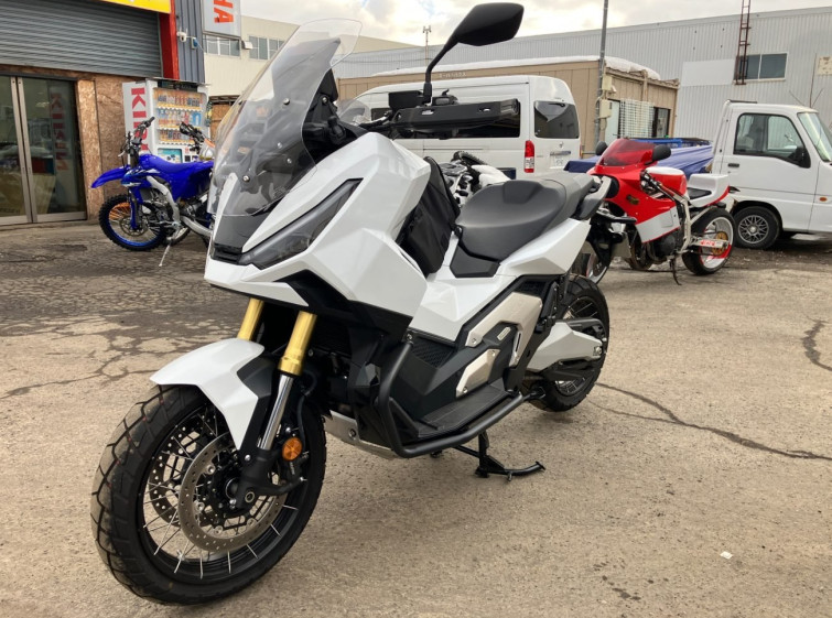 Мотоцикл Honda X-ADV750 с пробегом 1075 km