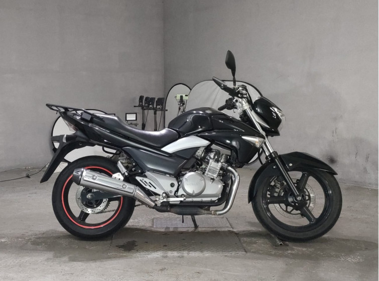 Мотоцикл Suzuki GSR250 з пробігом 16154 km