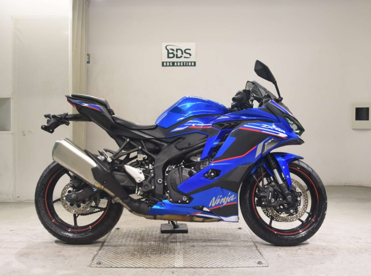 Мотоцикл Kawasaki ZX-4R SE з пробігом 7602 km