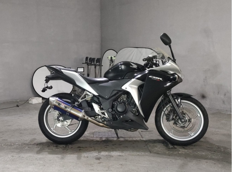 Мотоцикл Honda CBR250R з пробігом 9577 km