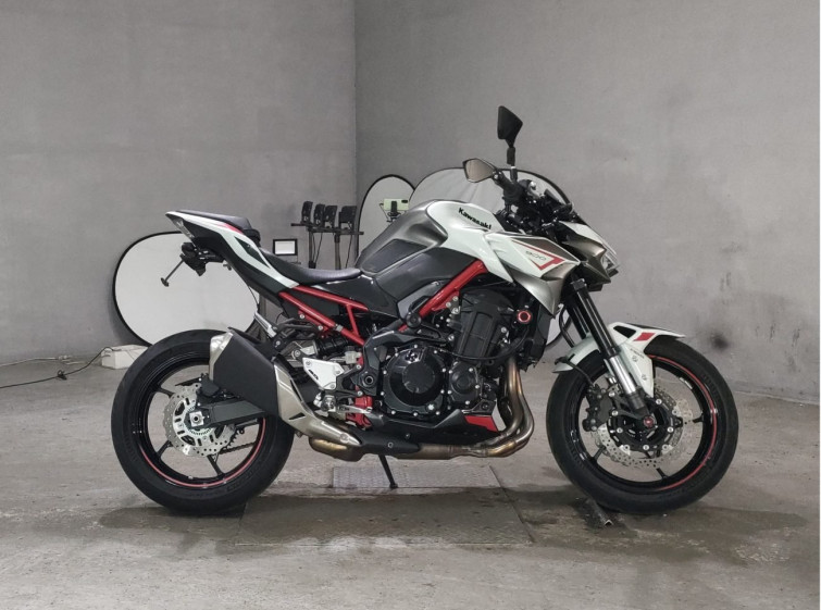 Мотоцикл Kawasaki Z900 з пробігом 18390 km