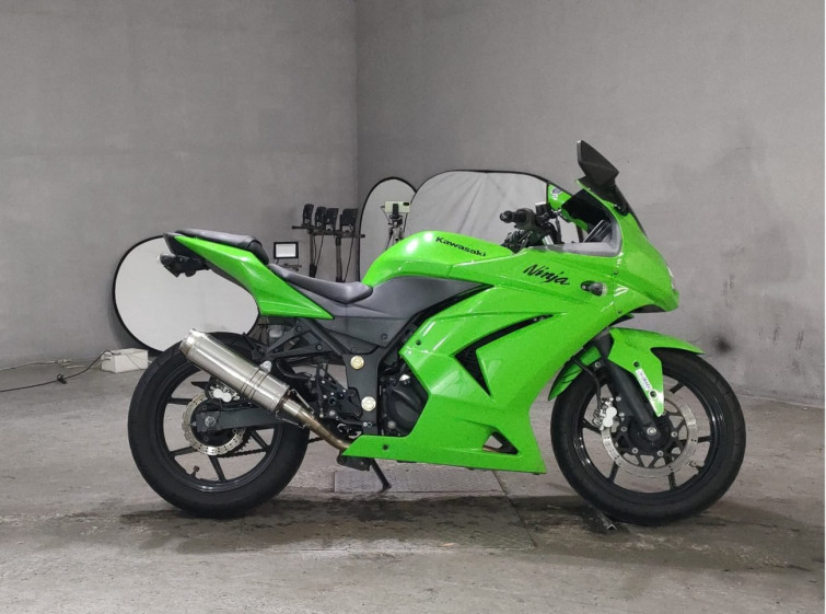 Мотоцикл Kawasaki NINJA250R з пробігом 19620 km