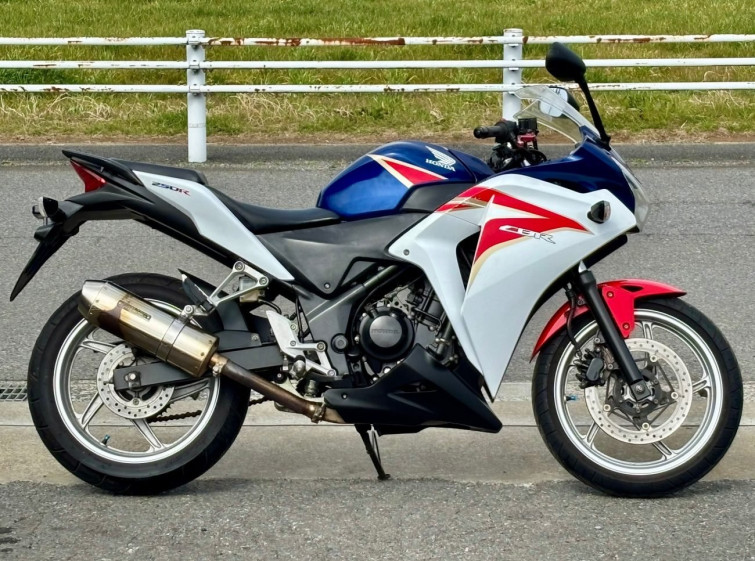 Мотоцикл Honda CBR250R с пробегом 48982 km