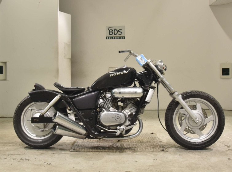 Мотоцикл Honda MAGNA250