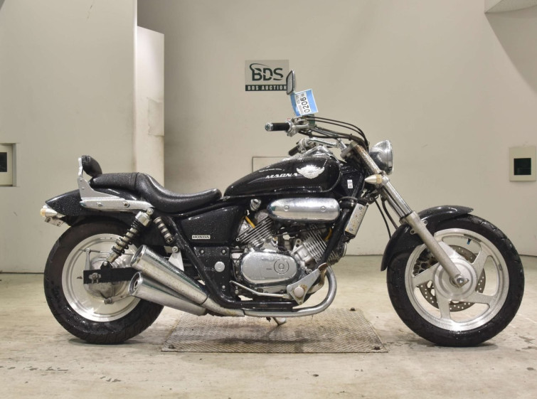 Мотоцикл Honda MAGNA250 з пробігом 69009 km