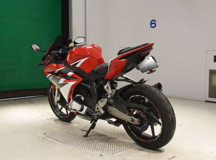 Мотоцикл Honda CBR250RR с пробегом 64303 km