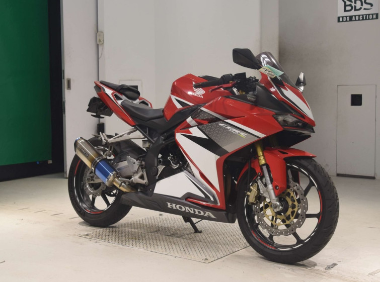 Мотоцикл Honda CBR250RR с пробегом 64303 km