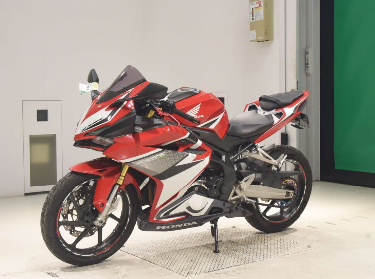Мотоцикл Honda CBR250RR с пробегом 64303 km