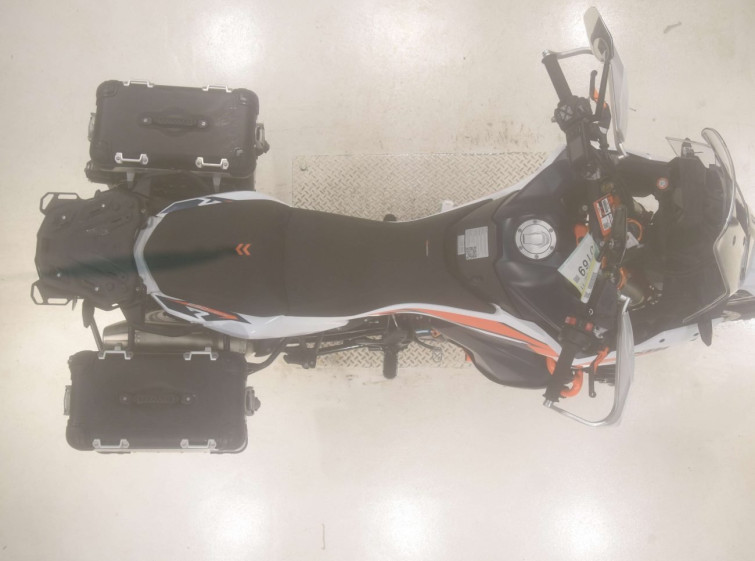 Мотоцикл KTM 890 ADVENTURE R з пробігом 14272 km