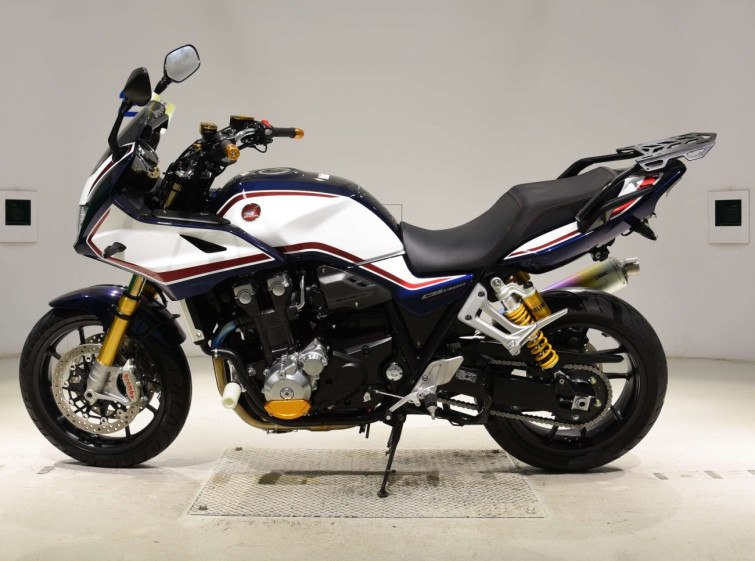 Мотоцикл Honda CB1300SF с пробегом 657 km