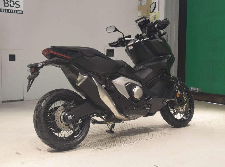 Мотоцикл Honda X-ADV750 с пробегом 3853 km